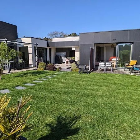 Maison Moderne De Plain-pied Proche De La